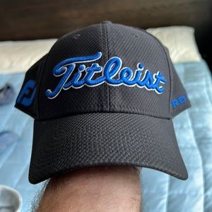 Medium/large Titleist golf hat